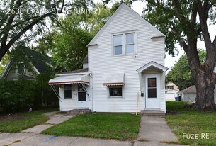 2630 Grand St NE in Minneapolis, MN - Building Photo