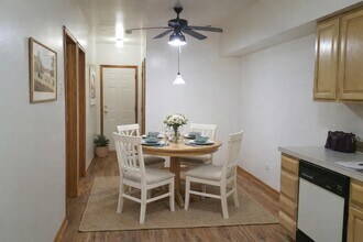 1520 W Superior St in Chicago, IL - Foto de edificio - Building Photo