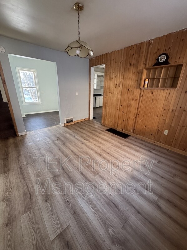 8 Laurel St in Rochester, NY - Building Photo - Building Photo