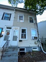 89 Poplar St in Trenton, NJ - Building Photo