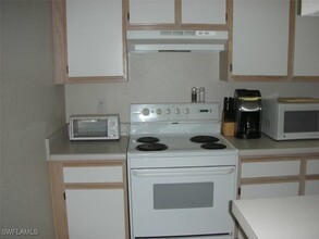6360 Aragon Way in Ft. Myers, FL - Building Photo - Building Photo