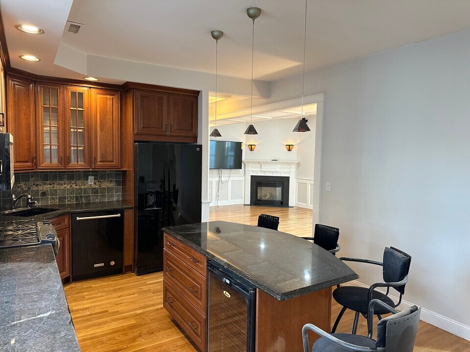 12 Buttonwood St, Unit 3 in Boston, MA - Building Photo