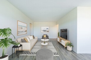 6320 Valley Way in Niagara Falls, ON - Building Photo