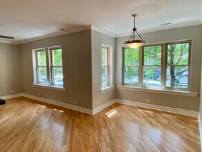 2133 N Kedzie Blvd in Chicago, IL - Building Photo - Building Photo