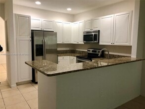 2991 NW 30th Pl in Oakland Park, FL - Building Photo - Building Photo