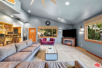21832 Canon Dr in Topanga, CA - Building Photo - Building Photo