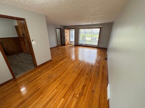 1552 S Cotner Blvd in Lincoln, NE - Building Photo - Building Photo