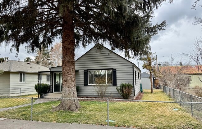 2352 Reclamation Ave in Klamath Falls, OR - Building Photo - Building Photo