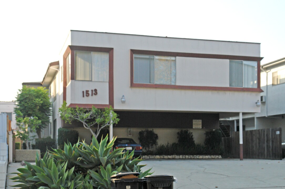 1513 S Sherbourne Dr in Los Angeles, CA - Building Photo