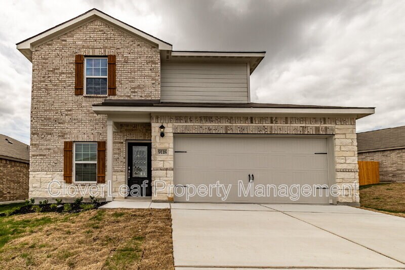 9118 Bennett Frst in Converse, TX - Building Photo