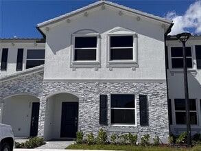 194 SE 10th St in Florida City, FL - Building Photo - Building Photo