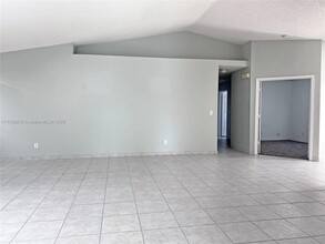 132 NW 73rd Ave in Plantation, FL - Building Photo - Building Photo