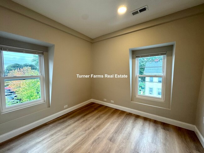 73 Washington St, Unit 8 in Medford, MA - Building Photo - Building Photo