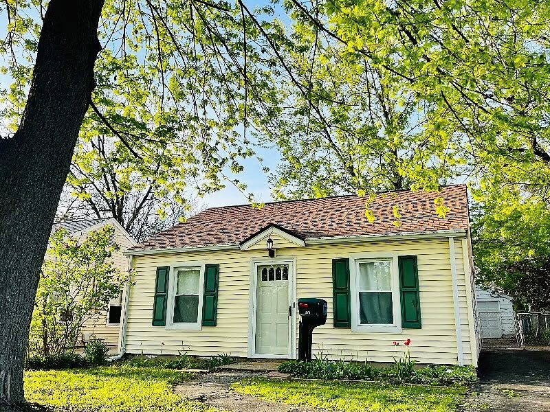 913 E Gift Ave in Peoria, IL - Building Photo