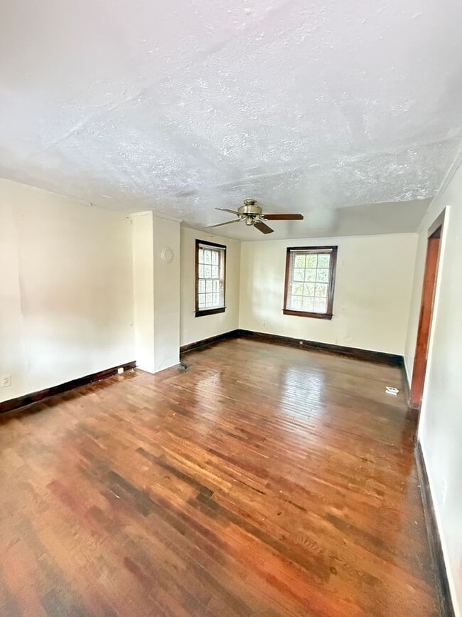 property at 106 Basnight Ln