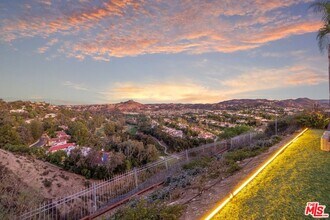 4234 Prado De Los Pajaros in Calabasas, CA - Building Photo - Building Photo