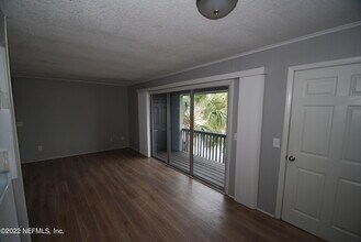 330 6th Ave N-Unit -B in Jacksonville Beach, FL - Building Photo - Building Photo