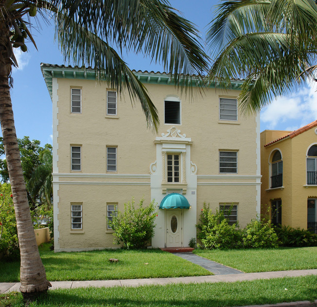 222 Sidonia Ave in Coral Gables, FL - Building Photo - Building Photo