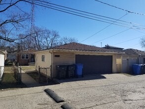 12340 S Indiana Ave in Chicago, IL - Building Photo - Building Photo