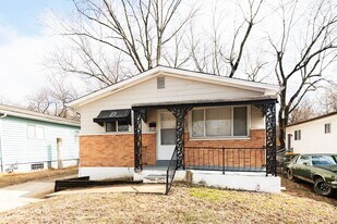 10332 Baron Dr in St. Louis, MO - Building Photo