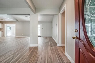 707 Riverside Dr in Alvin, TX - Building Photo - Building Photo