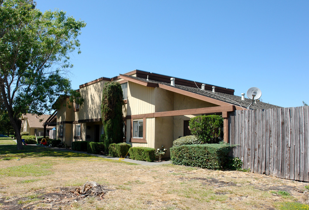 1262 Southwest Blvd in Rohnert Park, CA - Building Photo