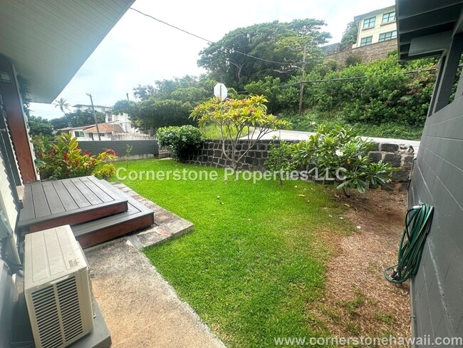 805 Alewa Dr in Honolulu, HI - Building Photo - Building Photo
