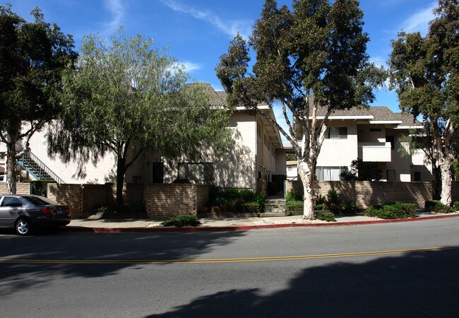 223 Ellwood Beach Dr in Goleta, CA - Foto de edificio - Building Photo