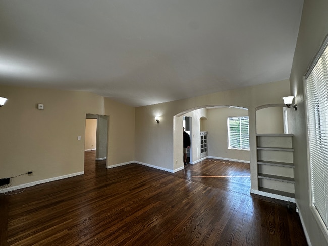 2215 Carroll St, Unit 202 in Oakland, CA - Building Photo - Building Photo