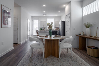 YardHomes® Hero Way in Leander, TX - Foto de edificio - Interior Photo