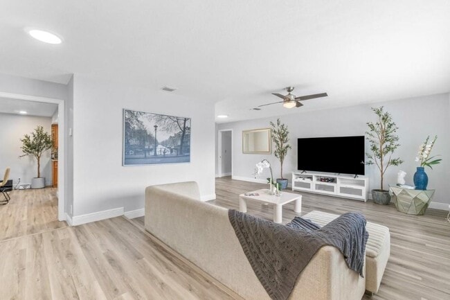 1031 SW 11th St in Boca Raton, FL - Building Photo - Building Photo