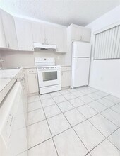 10835 SW 112th Ave in Miami, FL - Building Photo - Building Photo