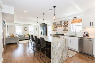 409 Norfolk St in Cambridge, MA - Building Photo - Building Photo