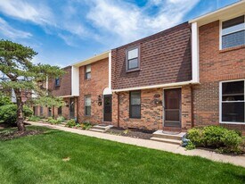 1766 Willoway Cir S in Columbus, OH - Building Photo
