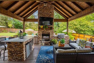 1706 NW Autumn Ave in Bentonville, AR - Building Photo - Building Photo