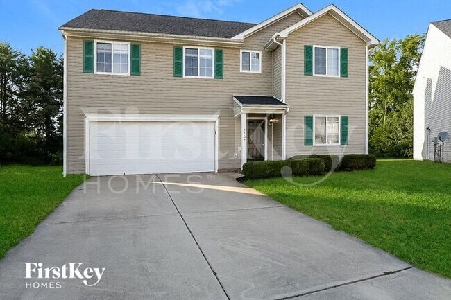5607 Townsend Farm Ct in Browns Summit, NC - Foto de edificio - Building Photo