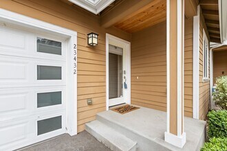 23432 55th Ave W in Mountlake Terrace, WA - Building Photo - Building Photo