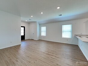 1911 Ballesteros St in Crosby, TX - Building Photo - Building Photo