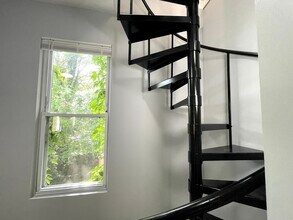 942 N Elston Ave in Chicago, IL - Building Photo - Building Photo