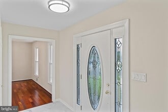 17004 Cashell Rd, Unit 4A in Rockville, MD - Foto de edificio - Building Photo