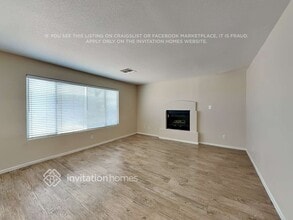 8537 Danza Del Sol Dr in Las Vegas, NV - Building Photo - Building Photo