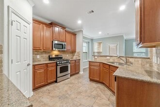 38 Black Swan Ct in Magnolia, TX - Building Photo - Building Photo
