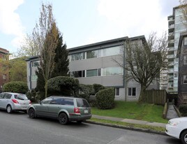1310 W 10th Ave in Vancouver, BC - Building Photo