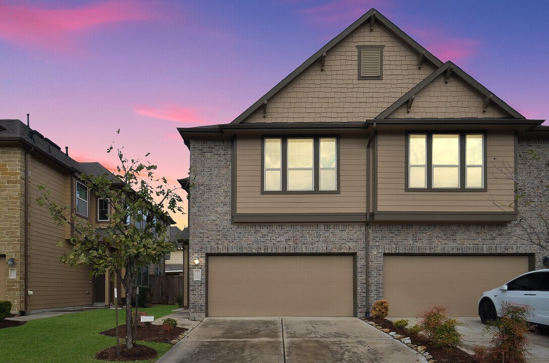 12235 Stellano Ln in Richmond, TX - Building Photo