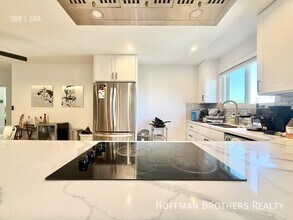 1102 11th St in Santa Monica, CA - Building Photo - Building Photo