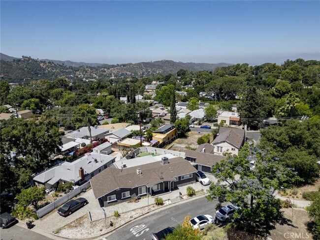 6536 Tokay Rd in Los Angeles, CA - Building Photo - Building Photo
