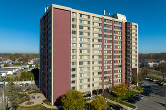 Dearborn Heights Co-Op Towers in Dearborn Heights, MI - Building Photo - Primary Photo