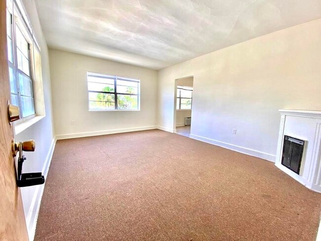 515 57th St in West Palm Beach, FL - Building Photo - Building Photo