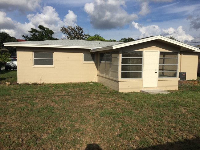 11152 108th Ln in Largo, FL - Building Photo - Building Photo