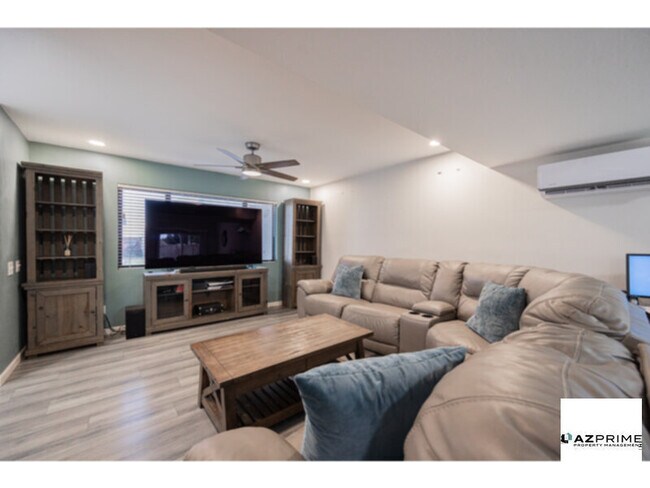 2535 W Canyon Crest Cir in Phoenix, AZ - Building Photo - Building Photo